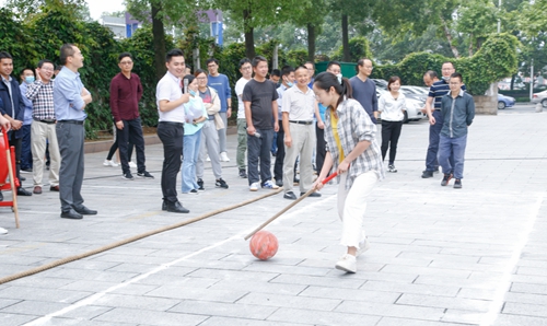 歡度中秋喜迎國慶 宜化集團與宜昌市發改委共同舉辦趣味運動會(圖4)